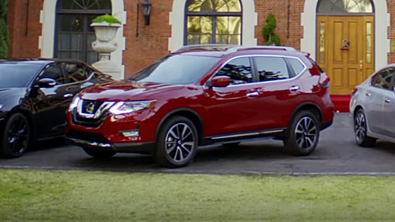 2017 Nissan Rogue in ad