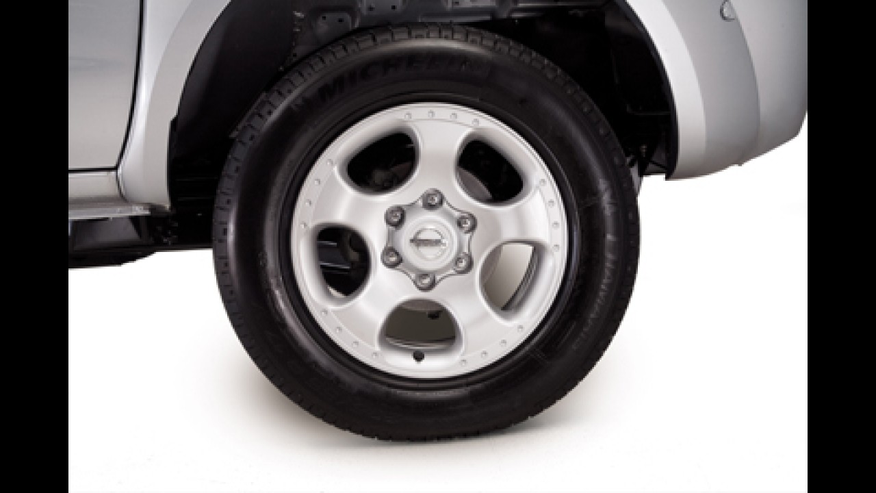 Nissan Frontier Vibe série especial