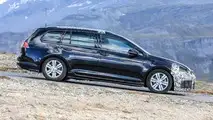 VW Golf R facelift spy photo