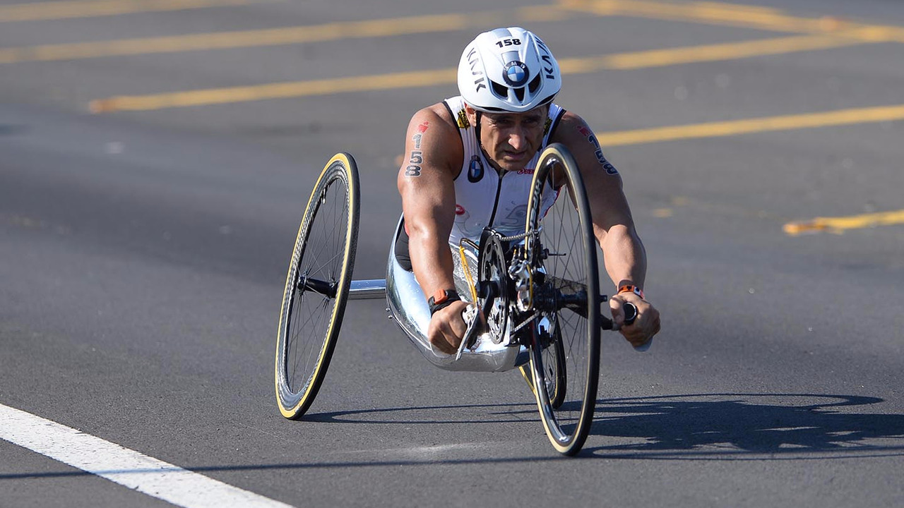 Alex Zanardi participe au triathlon IronMan de Hawaii