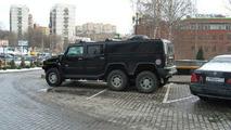The six-wheeled Hummer: Annoying in any parking lot