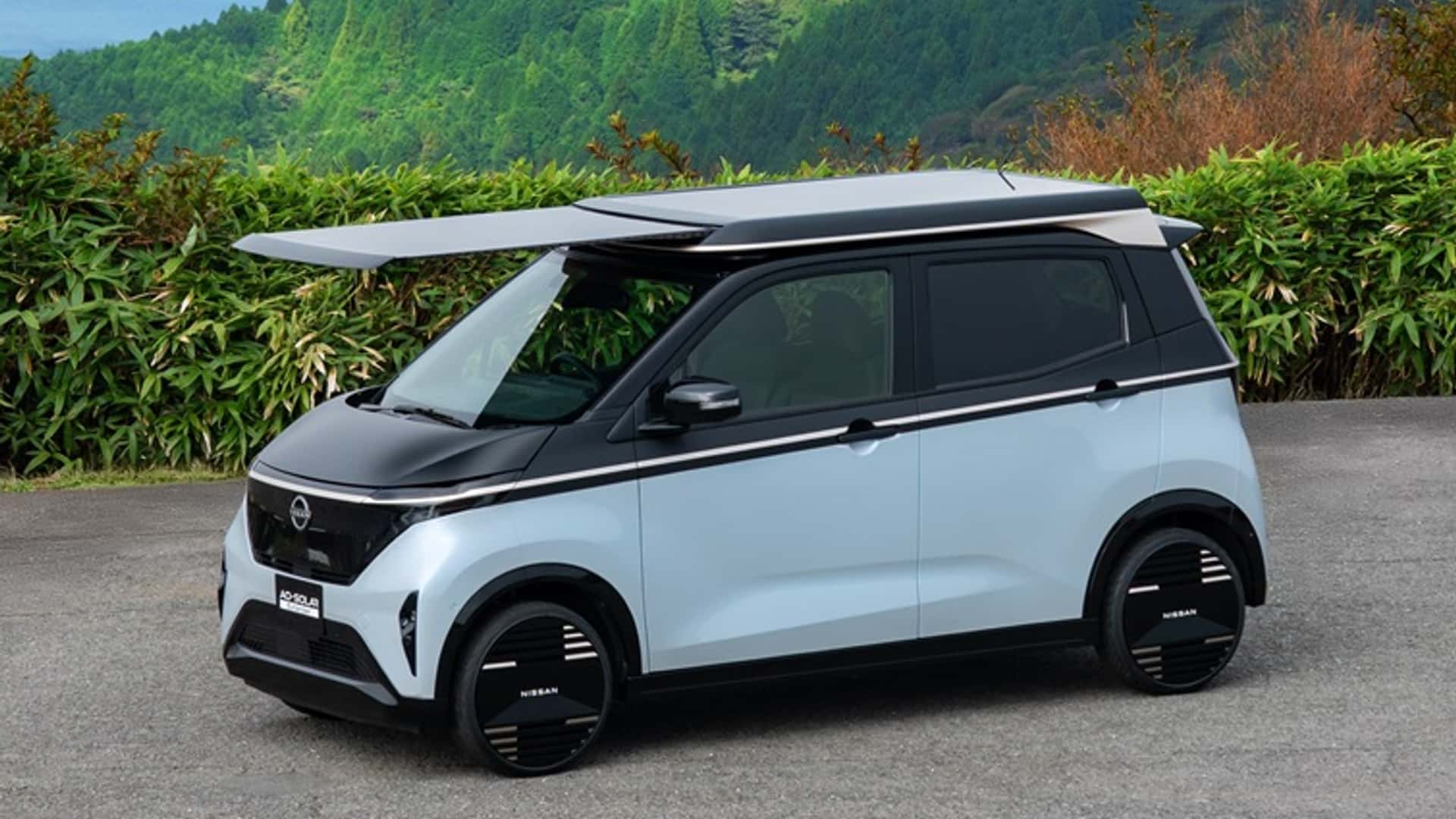 Nissan-Sakura-mit-ausfahrbarem-Solardach-Ao-Solar-Extender