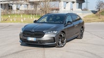 Skoda Superb Wagon PHEV, la prova di Motor1.com