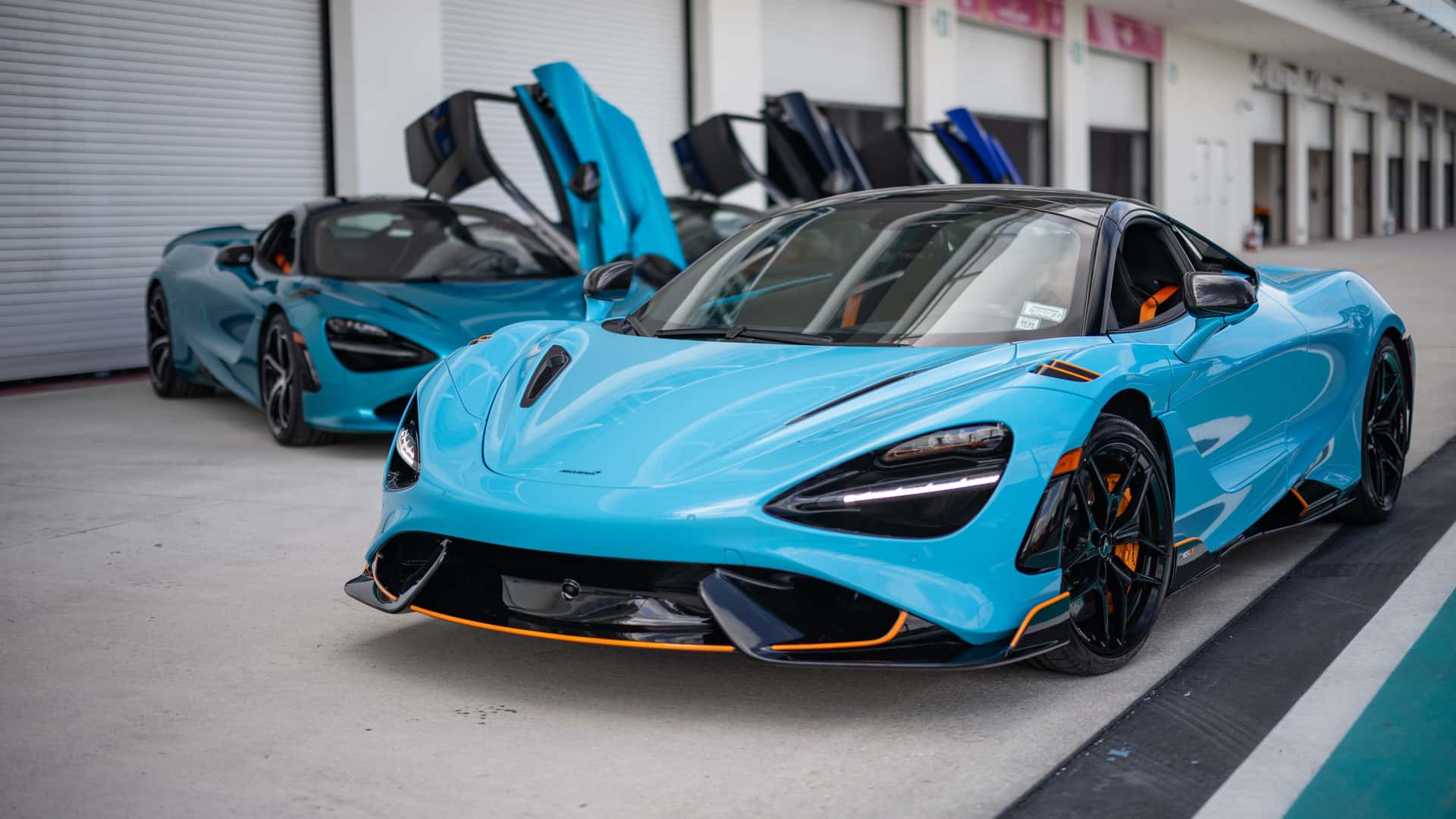 https://cdn.motor1.com/images/mgl/VzBZjL/s1/miami-international-autodrome-mclaren-750s.jpg