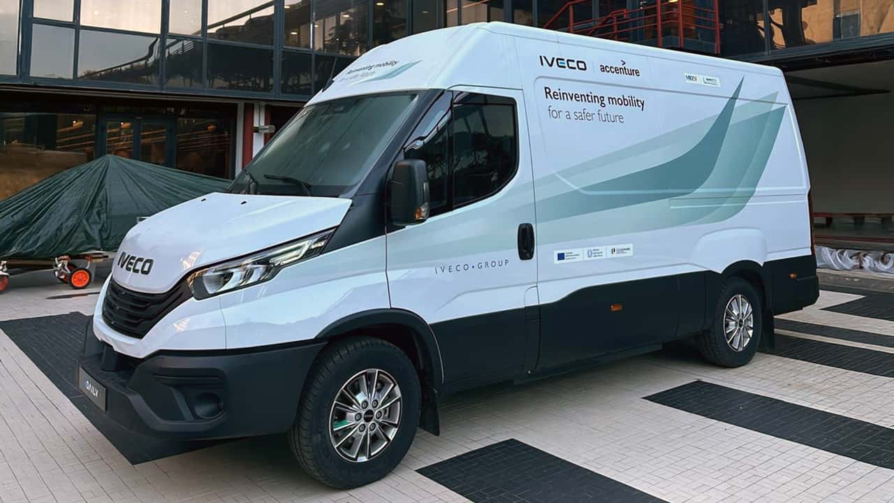 Iveco eDaily, "parla" con "tutti" per un mobilità più sicura