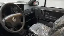 Il garage con le Volkswagen Santana del 2012 abbandonate