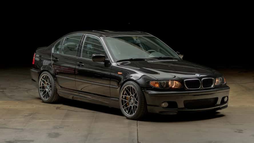 Este BMW 330i ZHP con motor Corvette es un lobo con piel de cordero