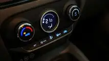 Chevrolet Onix Plus Premier 2023 vs. Hyundai HB20S Platinum Plus 2023