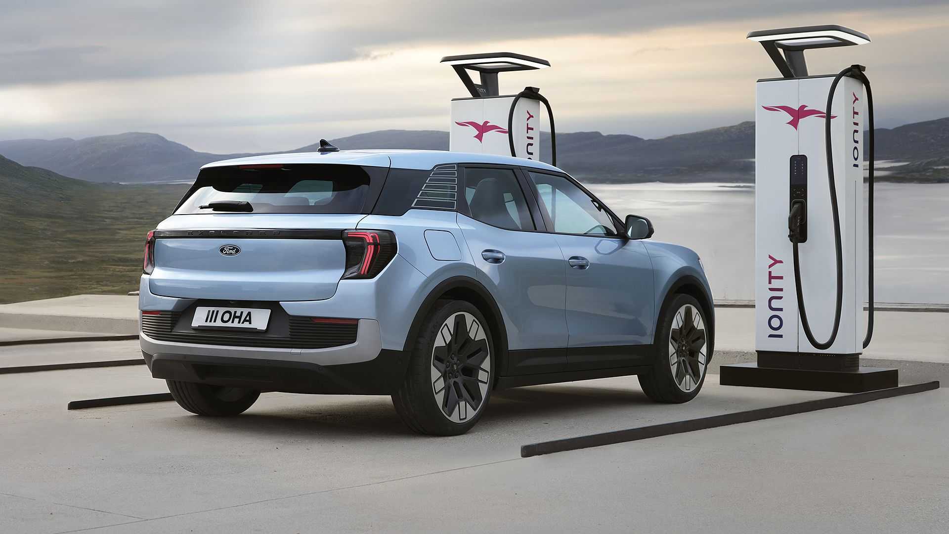 https://cdn.motor1.com/images/mgl/VzOo8G/s1/ford-explorer-elettrica-2023.jpg