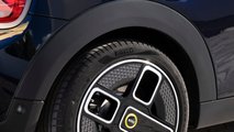 I cerchi in alluminio riciclato della nuova MINI Cooper SE Cabrio