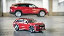 Skoda Kodiaq als Papiermodell im Maßstab 1:10