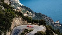 Il prototipo della Jaguar Type 01 su strada a Monaco