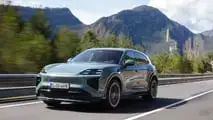 Porsche Cayenne Turbo Electric (2026) in Mysticgrünmetallic: Das Exterieur