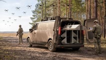 Renault Trafic mit Drohnenhalterungen