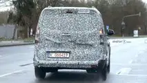 Ford Transit Courier (2023) erste Erlkönigbilder