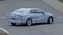 Nächste Generation des Mercedes EQA erwischt