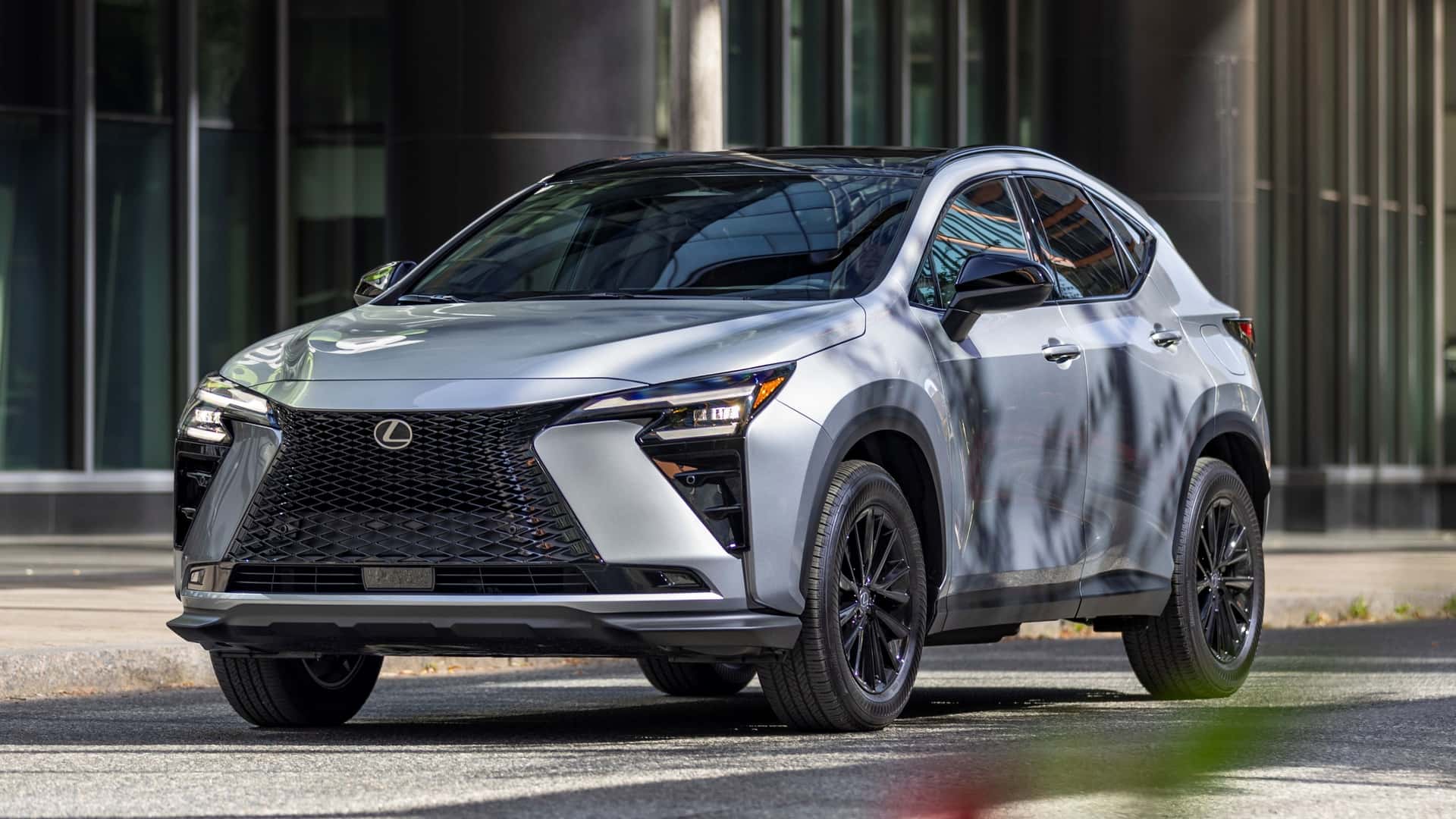 Lexus NX 350h 2027 цвета Iridium, спереди