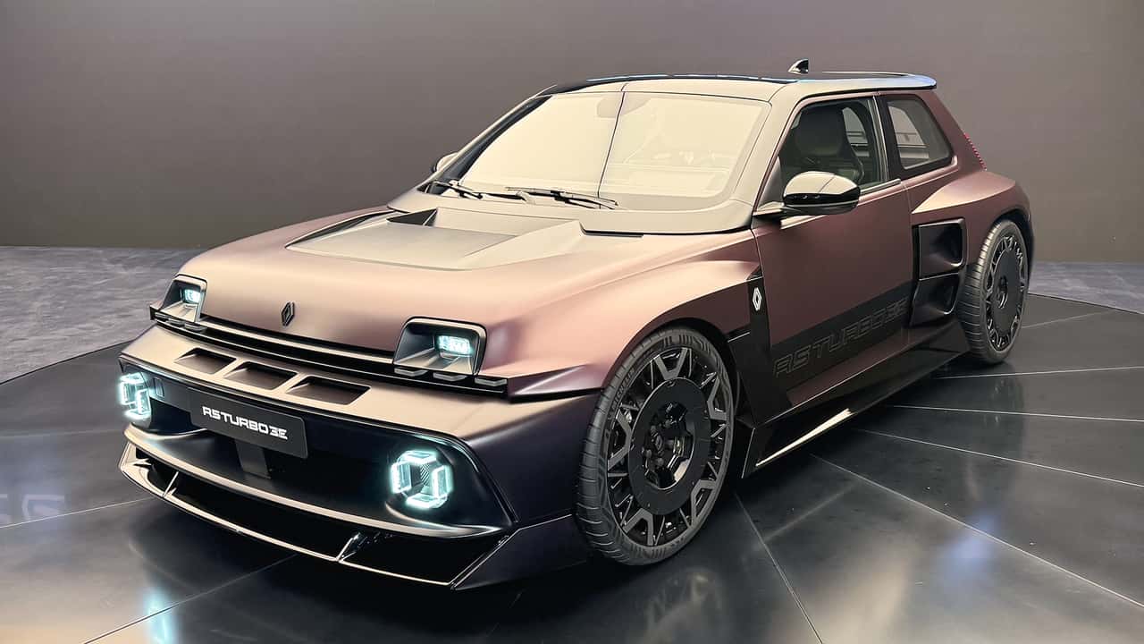 Renault, 180.000 Dolarlık Elektrikli Hızlı Hatchback Modeli İçin Yaklaşık 1.000 Sipariş Aldı