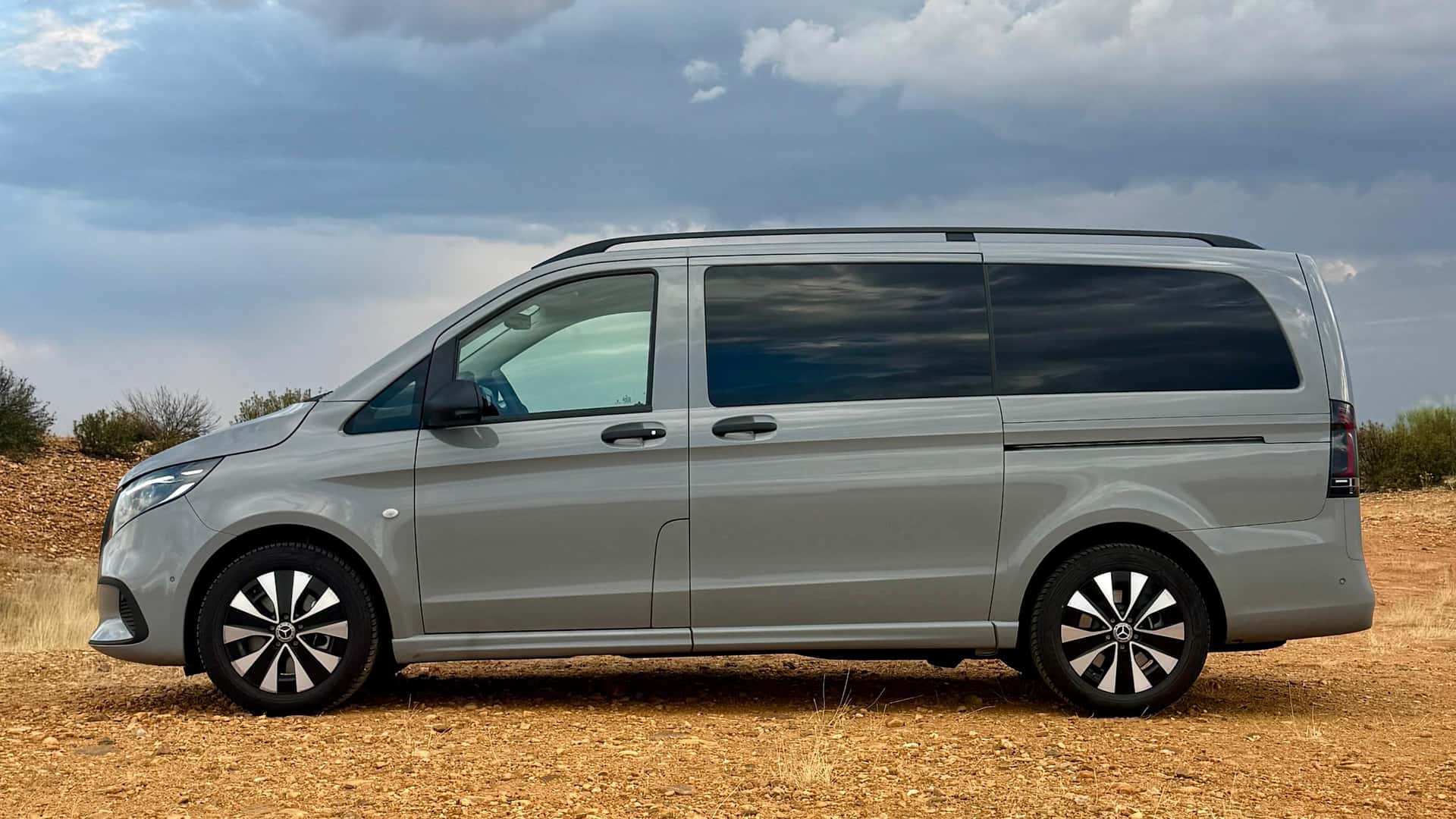 Mercedes-Benz Vito Tourer 116 CDI 2026 ofrece ocho asientos y roza los 1,000 kilómetros de autonomía