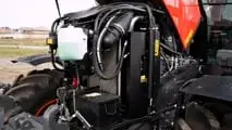 Kubota: trattore M 6-142 e aratro pentavomere in risaia