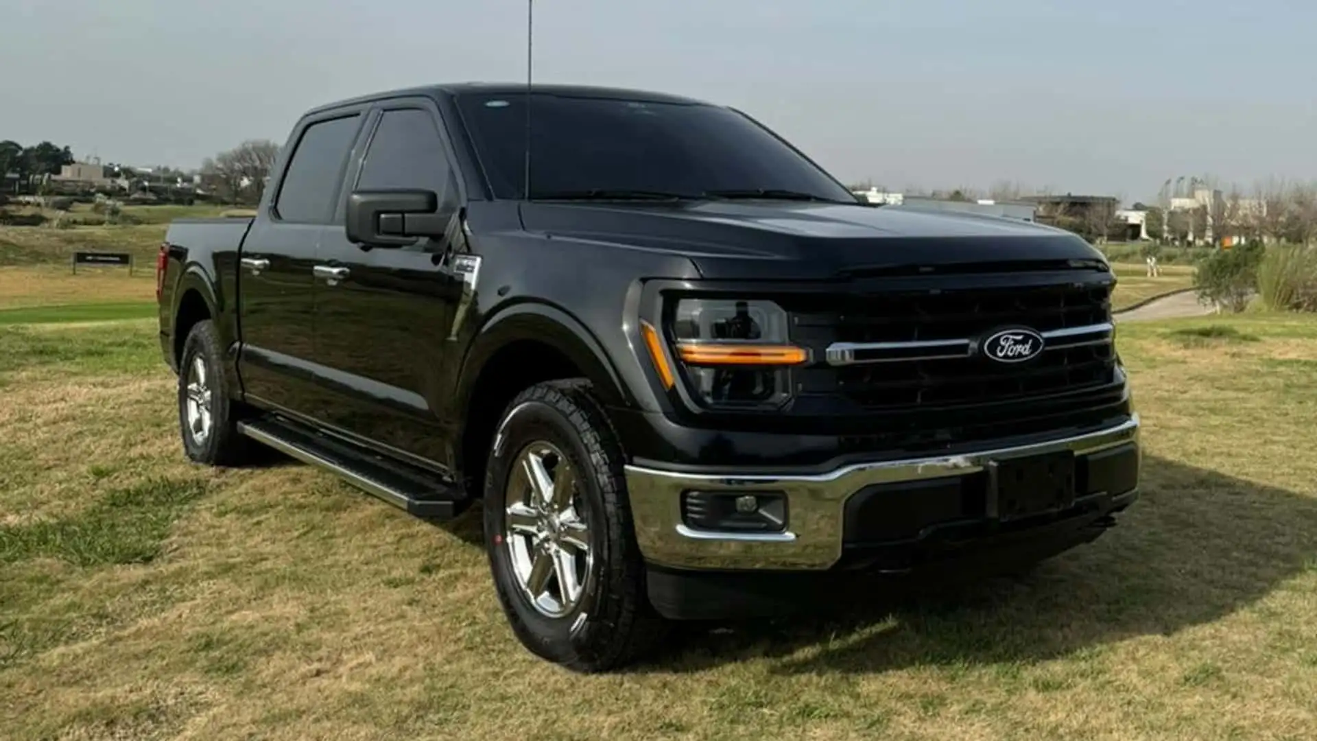 Ford F-150 2025 reestilizada será lançada no Brasil no 2º semestre