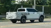 Toyota Hilux 2025, fotos espía en Tailandia