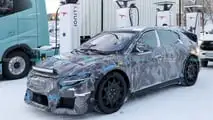 Ferrari-Mule mit Elektroantrieb an der Ionity-Ladestation