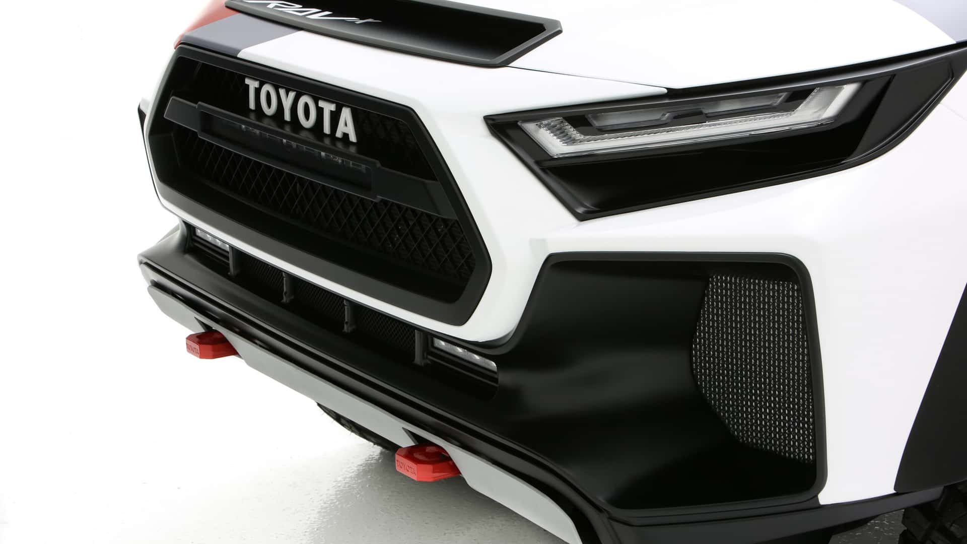 Кроссовер Toyota RAV4 превратили в настоящий внедорожник: опубликованы фото