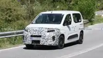 Opel Combo facelift spy photo