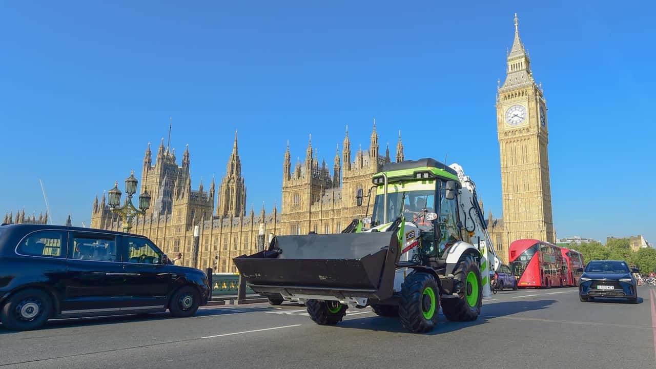 JCB: mezzi agricoli e  MMT a idrogeno possono circolare in UK 