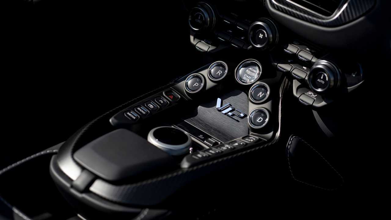 Roadster Aston Martin V12 Vantage