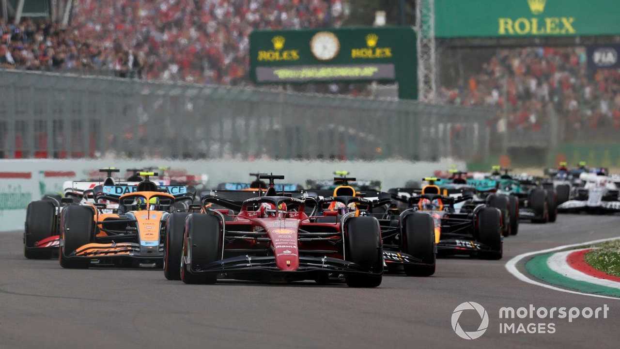 Race start at Emilia Romagna GP 2022