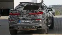 BMW X6 M60i foto spia