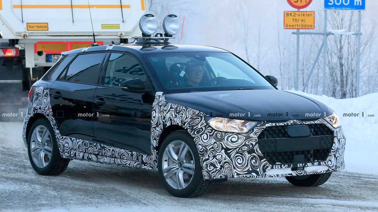 Audi A1 Allroad kémfotó