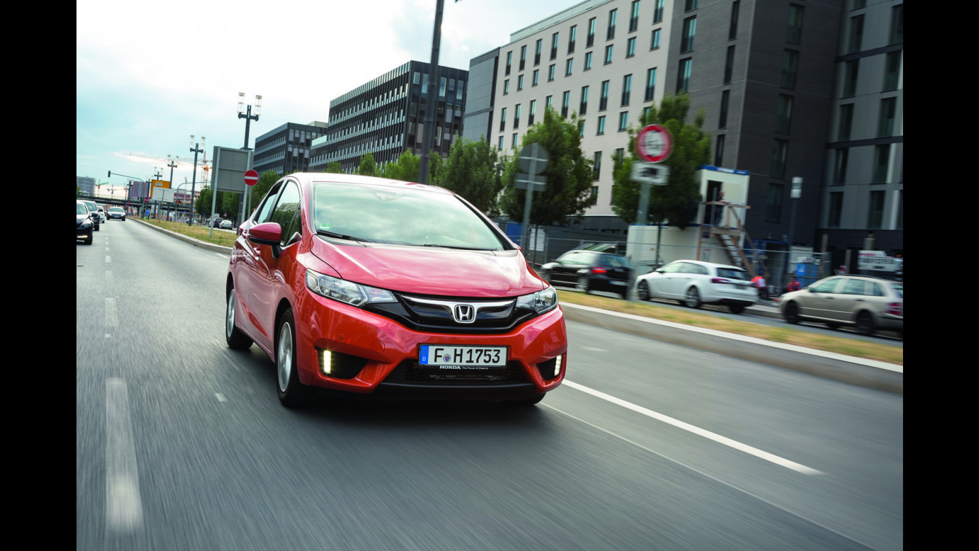 Honda Jazz Per Lo Spazio Le Suona A Tutti