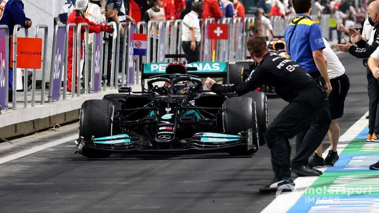 Lewis Hamilton battle at Saudi Arabia GP 2021