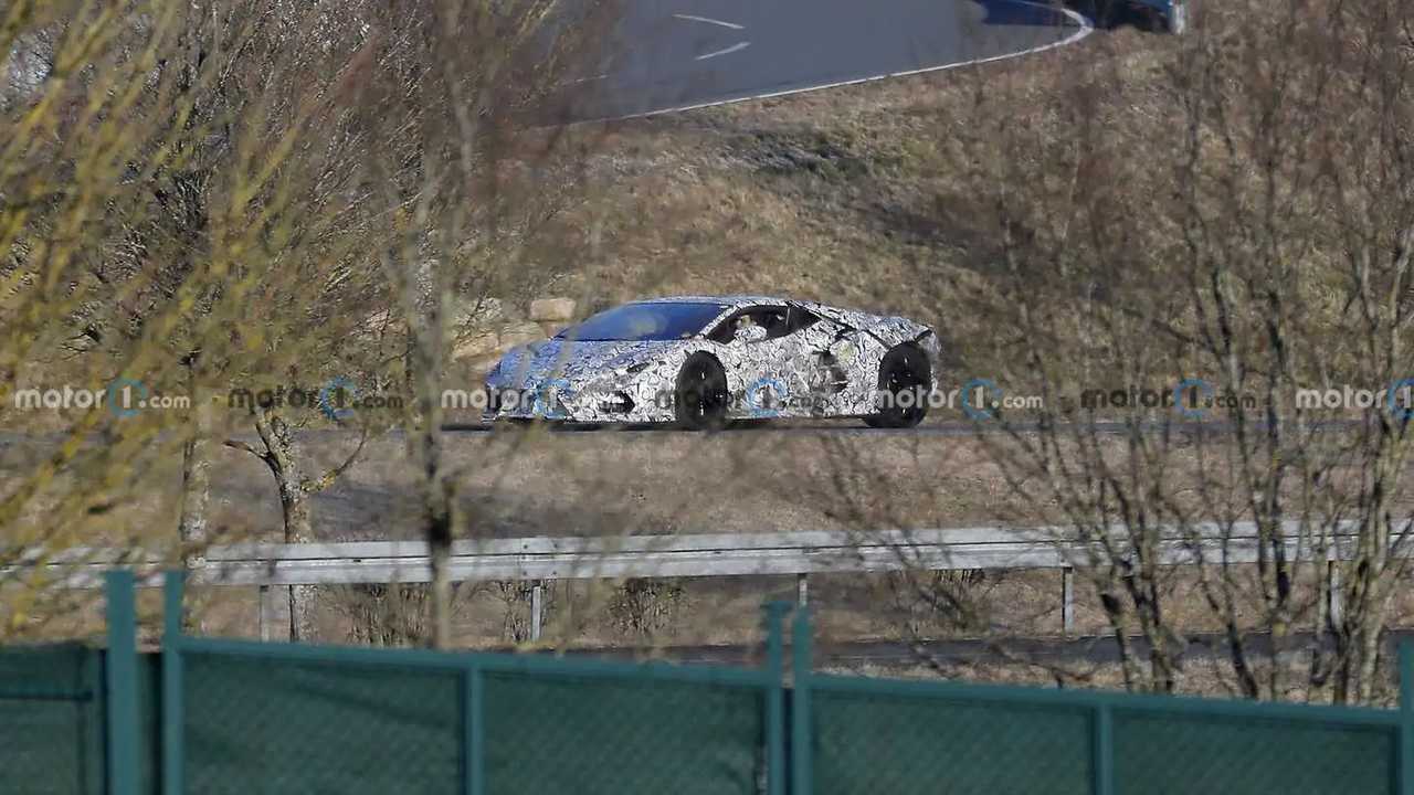 2023 Lamborghini Aventador utódja kém fotó