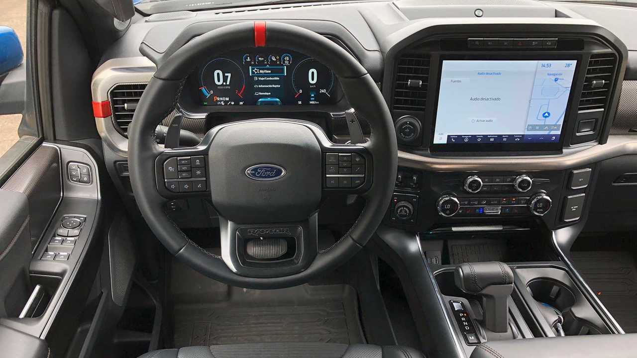 GARAGE-MOTOR1-FORD-F150-RAPTOR-2