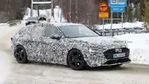 Audi A4 Avant (2023) in der Wintererprobung erwischt