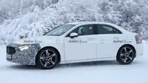 Foto spia - Mercedes Classe A sedan restyling