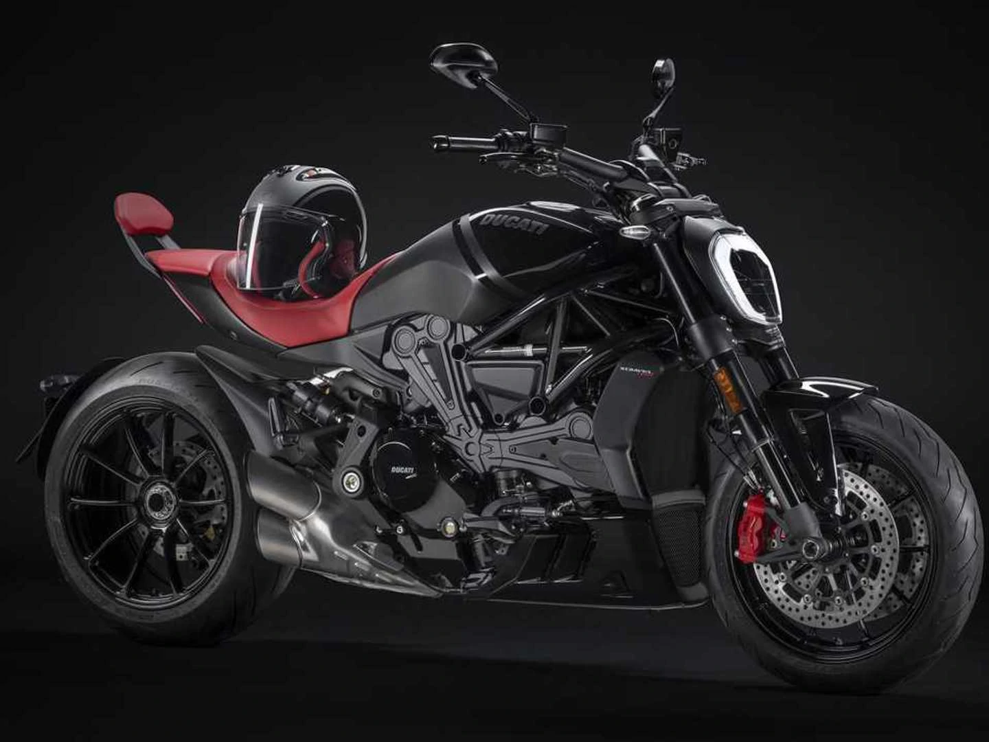 Ducati lança Xdiavel especial inspirada por poltrona