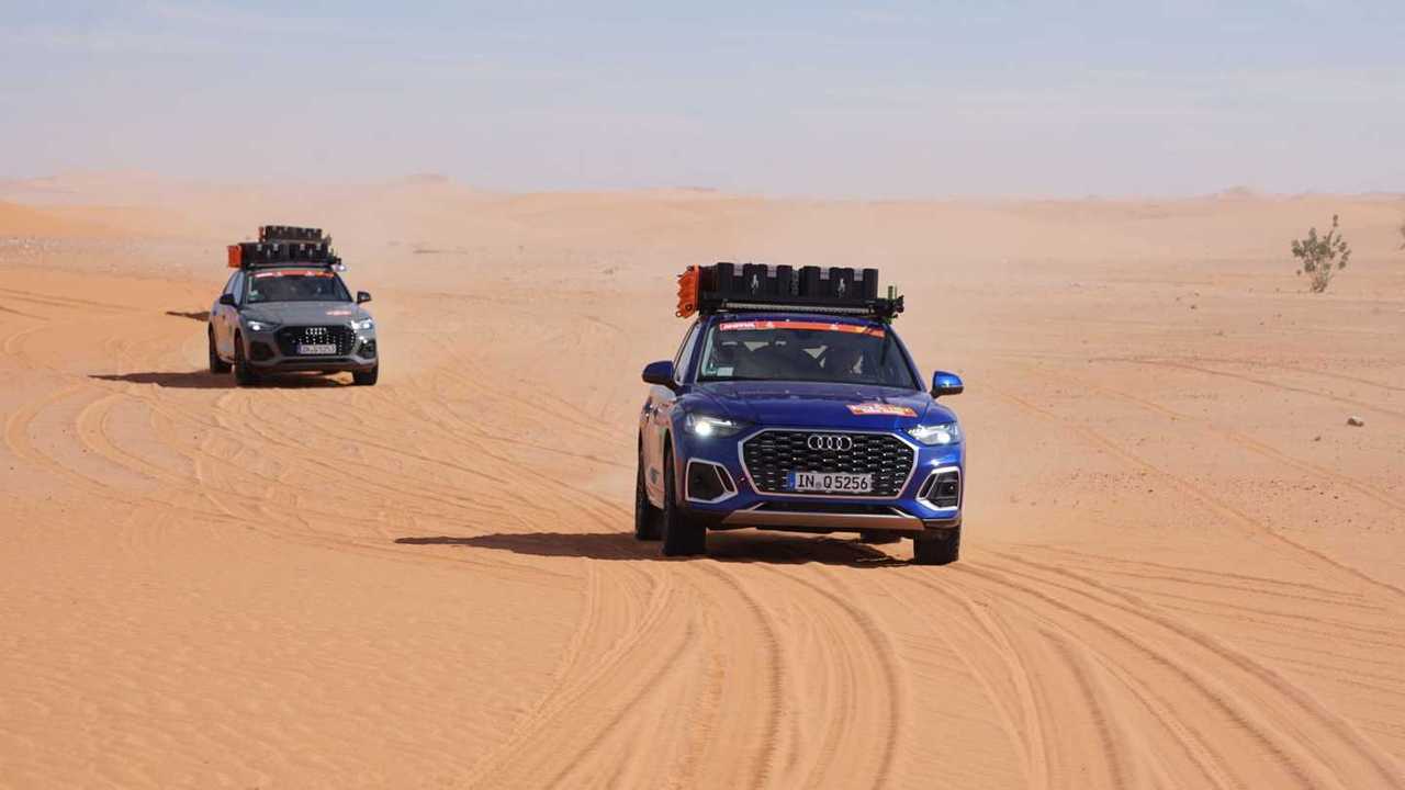 Foto di Dakar 2022, nel deserto con un'Audi Q5 Sportback