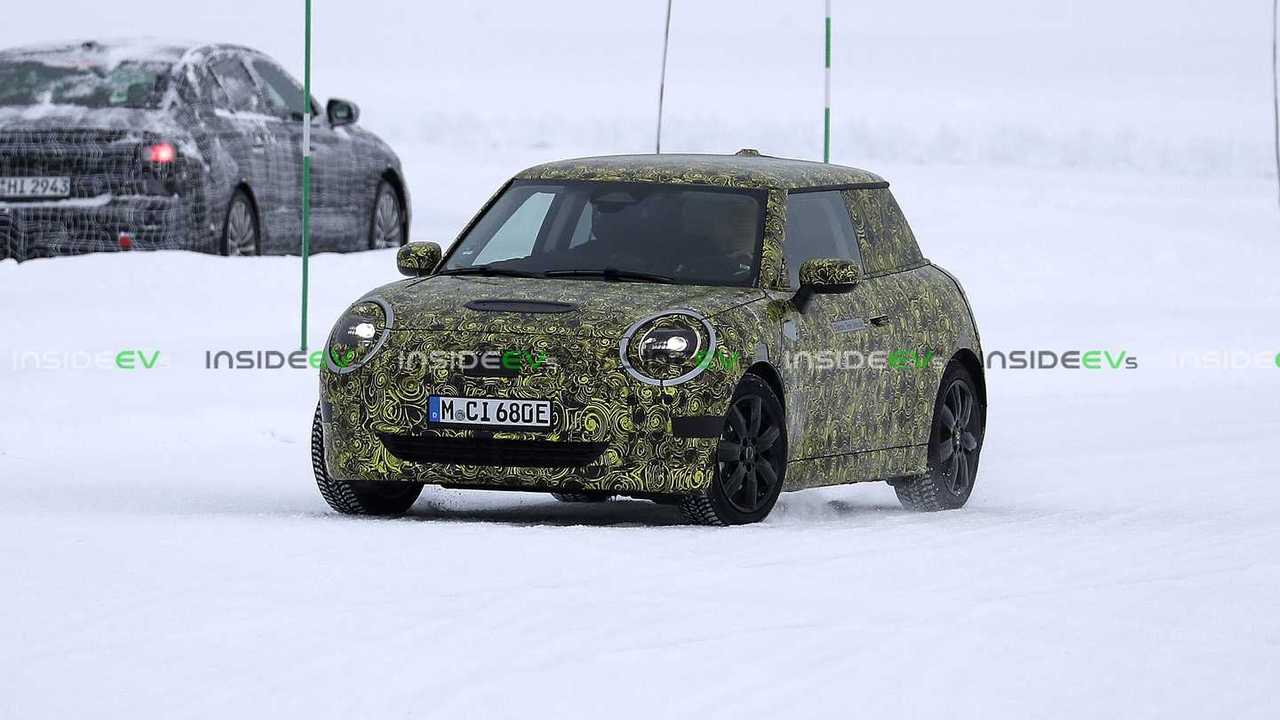 Flagra - Mini Cooper Elétrico 2023
