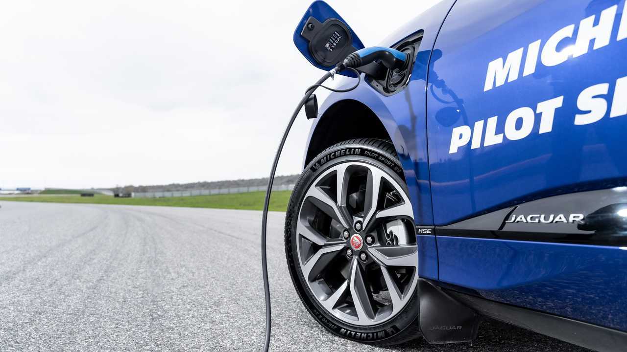 Шины Michelin Pilot Sport EV на Jaguar I-Pace