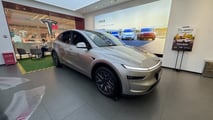 Tesla Model Y L Live Photos
