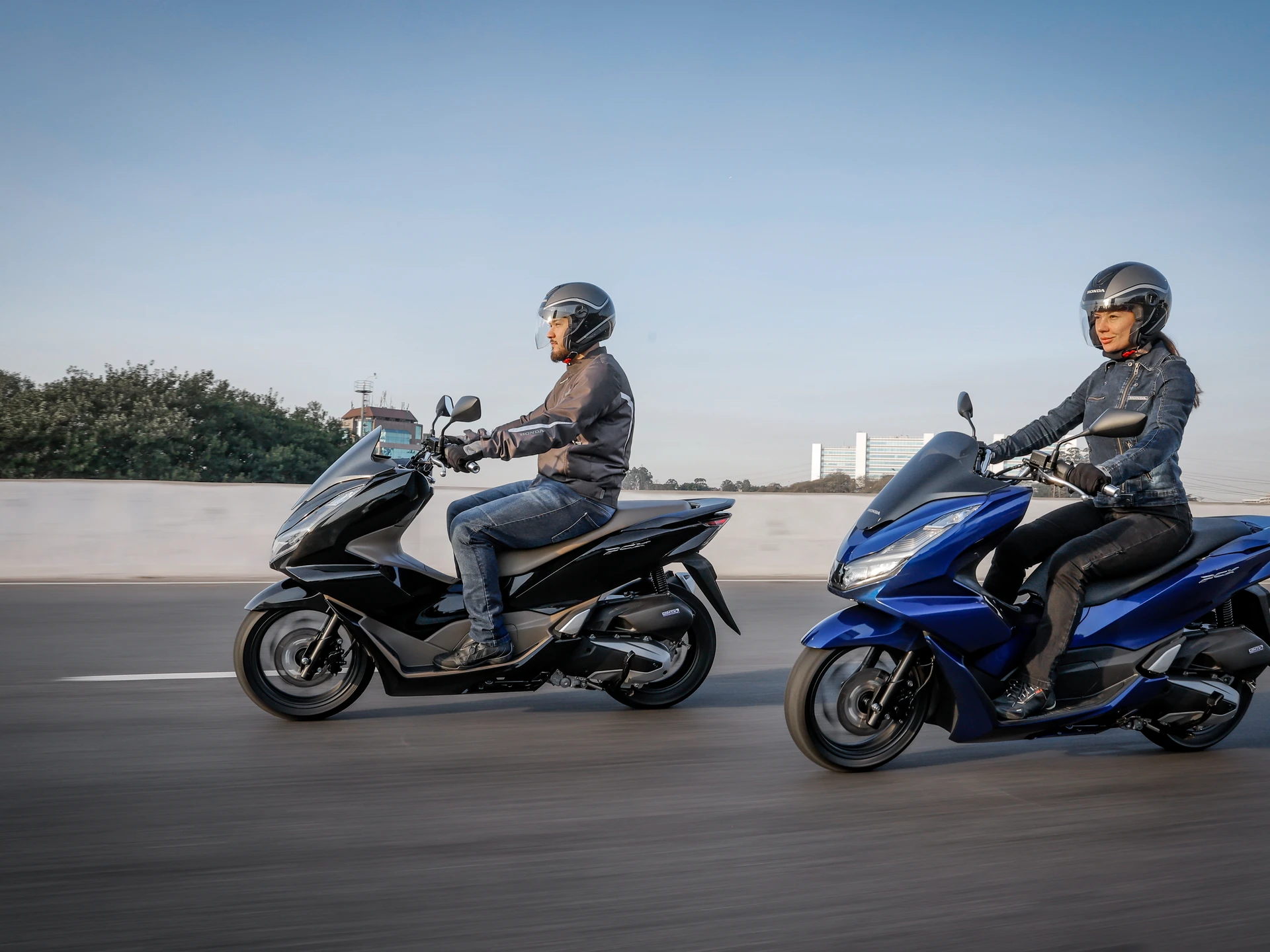 Honda lança a nova PCX 160 2026: veja os preços e o que muda