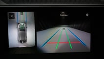 Porsche Cayenne Electric als Technologieträger mit induktivem Laden
