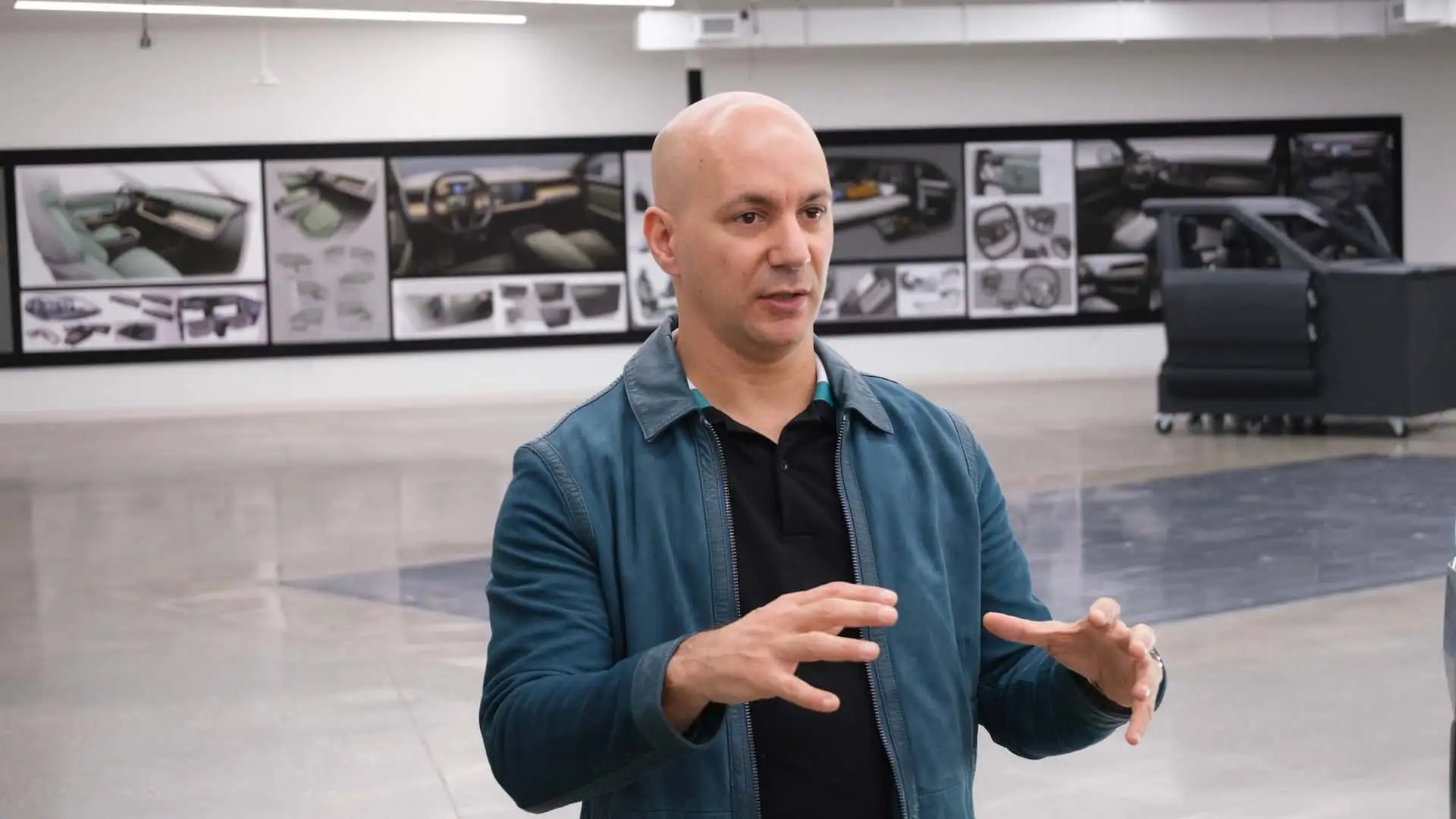 https://cdn.motor1.com/images/mgl/W87pWL/s1/2026-rivian-r2-prototype-drive.webp