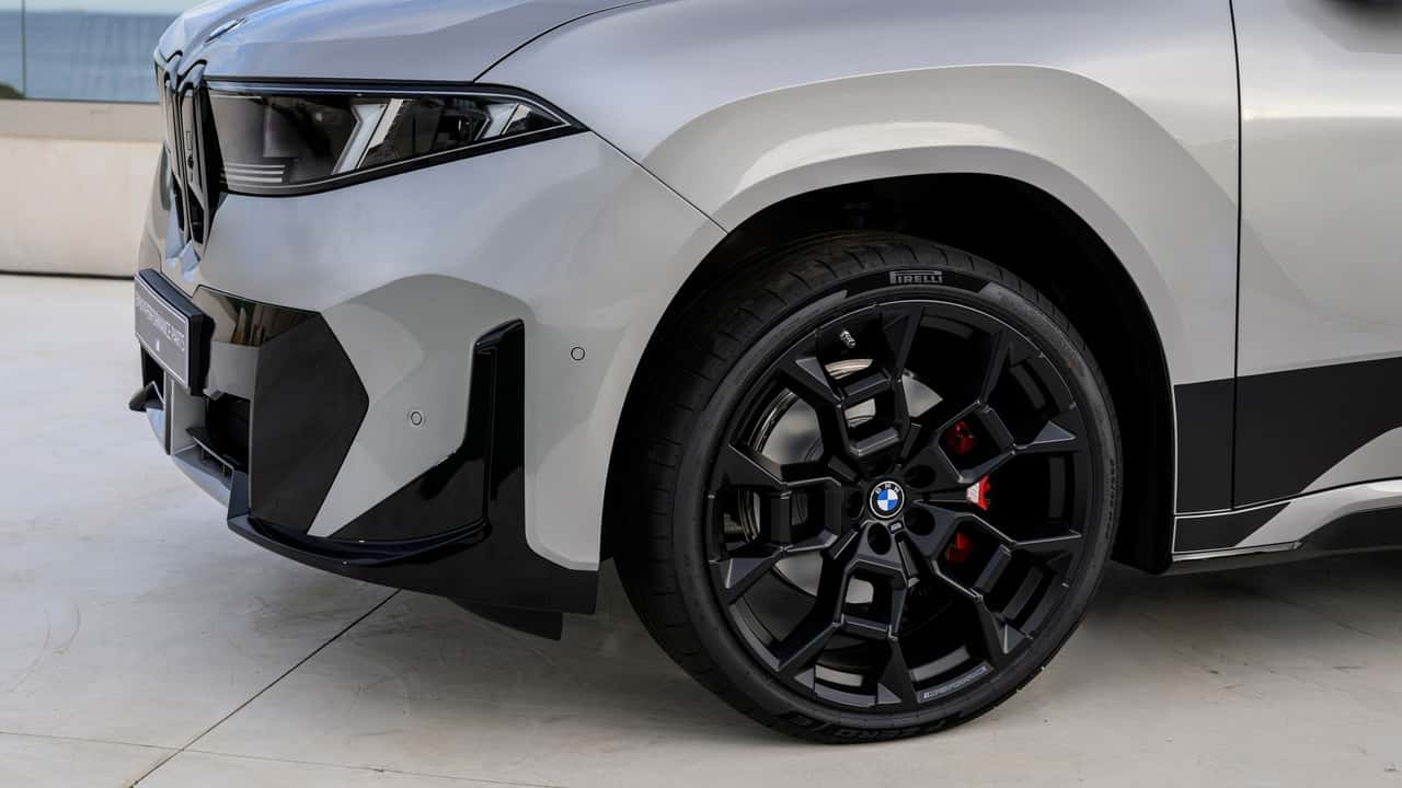 BMW X5 2026 foto spia test strada
