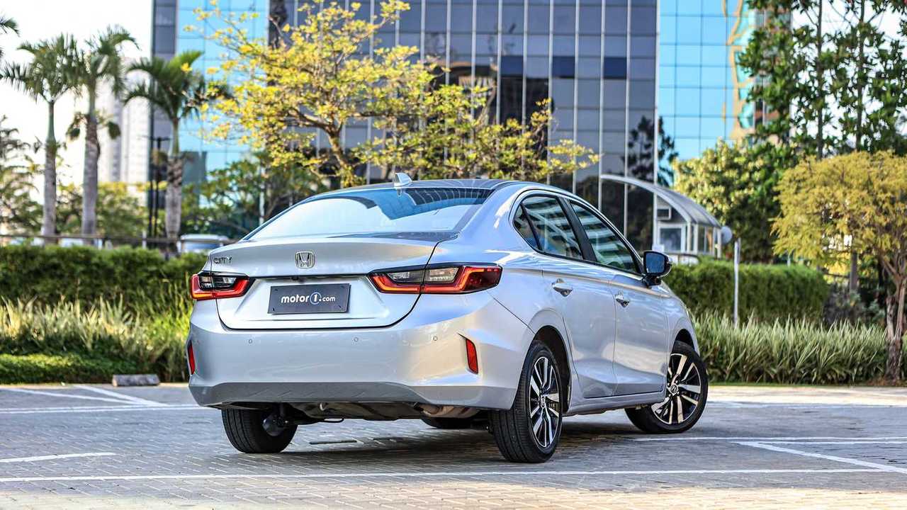 Comparativo: Honda City Touring vs. Nissan Versa Exclusive vs. Toyota Yaris Sedan XLS